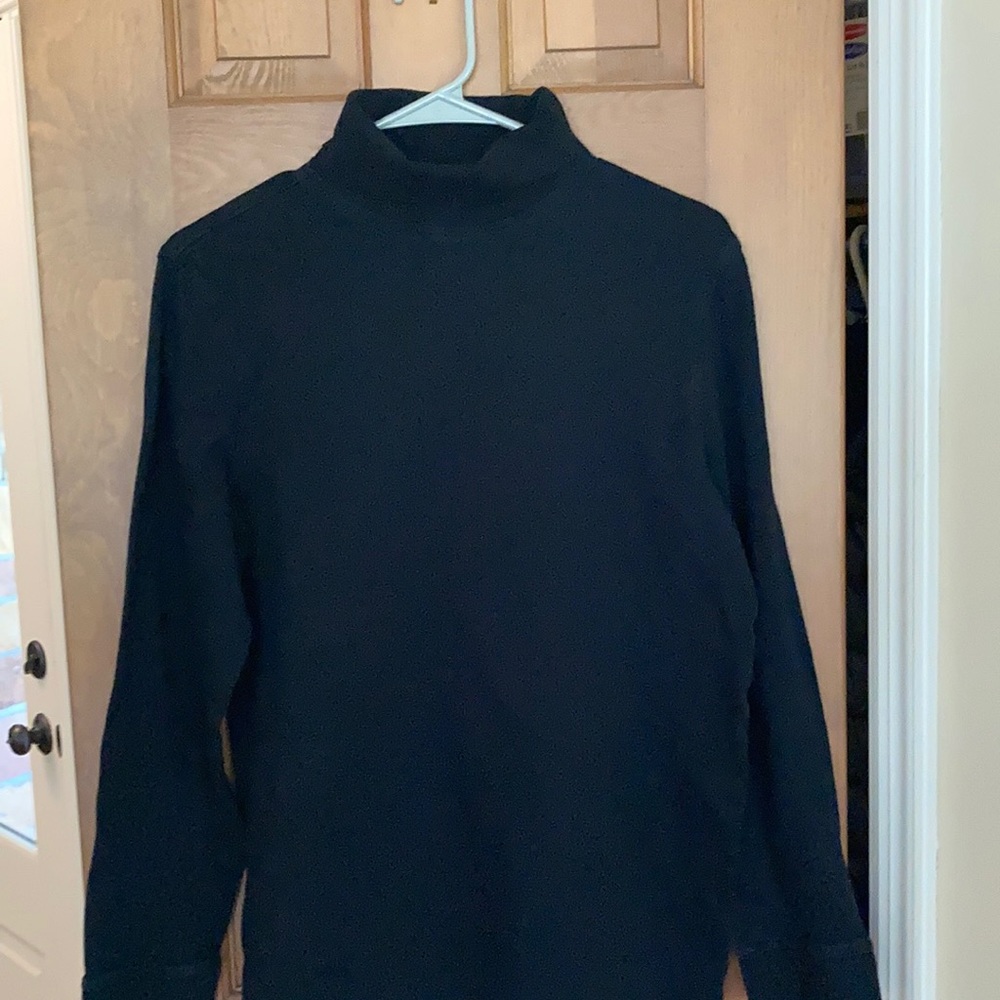 Men’s black turtle neck. Great condition